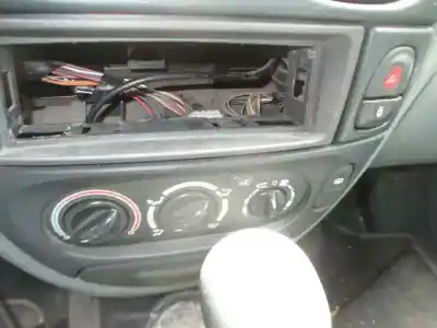 Veículo de Sucata renault megane i berlina hatchback (ba0) 1.6e rn do ano 1998 alimentado f8q