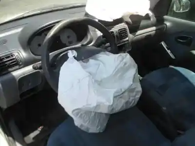 Здавання транспортного засобу renault clio ii fase i (b/cbo) 1.4 alize 75 cv / 55 kw року 2000 потужний e7j c6