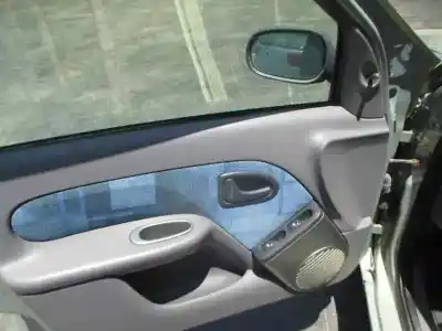 Здавання транспортного засобу renault clio ii fase i (b/cbo) 1.4 alize 75 cv / 55 kw року 2000 потужний e7j c6