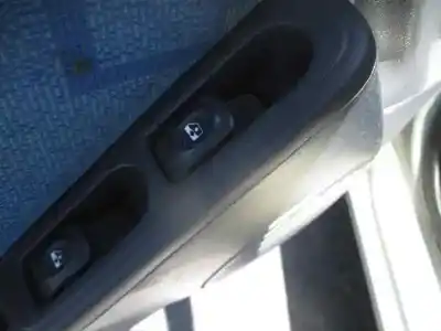 Здавання транспортного засобу renault clio ii fase i (b/cbo) 1.4 alize 75 cv / 55 kw року 2000 потужний e7j c6