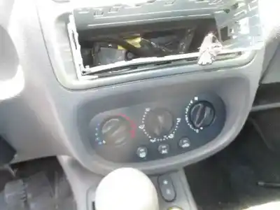 Здавання транспортного засобу renault clio ii fase i (b/cbo) 1.4 alize 75 cv / 55 kw року 2000 потужний e7j c6