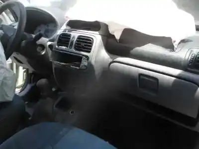 Здавання транспортного засобу renault clio ii fase i (b/cbo) 1.4 alize 75 cv / 55 kw року 2000 потужний e7j c6