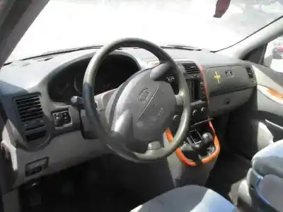 Sloopvoertuig kia carnival ii 2.9 cdri ex van het jaar 2004 aangedreven j3