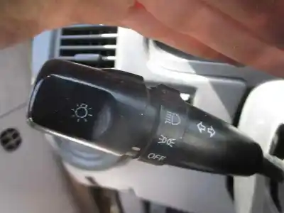 Sloopvoertuig kia carnival ii 2.9 cdri ex van het jaar 2004 aangedreven j3