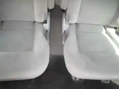 Sloopvoertuig kia carnival ii 2.9 cdri ex van het jaar 2004 aangedreven j3