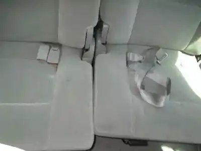 Sloopvoertuig kia carnival ii 2.9 cdri ex van het jaar 2004 aangedreven j3