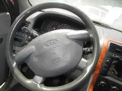 Sloopvoertuig kia carnival ii 2.9 cdri ex van het jaar 2004 aangedreven j3