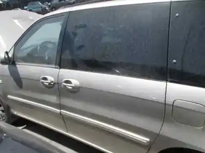 Sloopvoertuig kia carnival ii 2.9 cdri ex van het jaar 2004 aangedreven j3