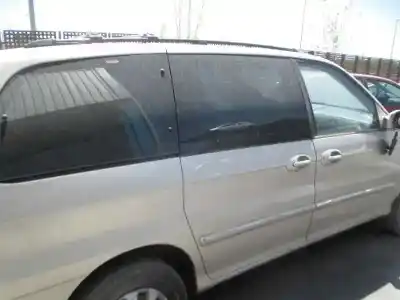 Sloopvoertuig kia carnival ii 2.9 cdri ex van het jaar 2004 aangedreven j3