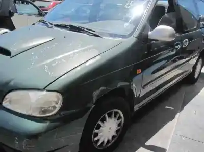 Veículo de Sucata kia carnival td ls do ano 2000 alimentado j3
