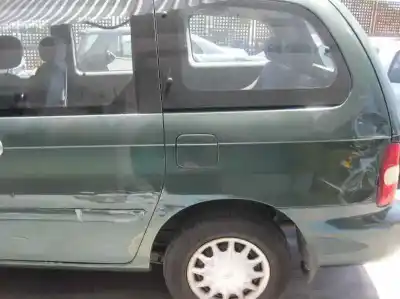 Veículo de Sucata kia carnival td ls do ano 2000 alimentado j3