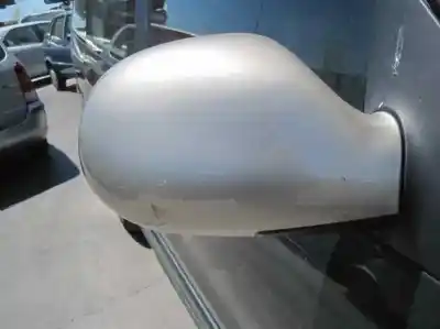 Veículo de Sucata kia carnival td ls do ano 2000 alimentado j3