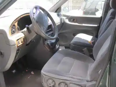 Veículo de Sucata kia carnival td ls do ano 2000 alimentado j3