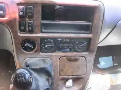 Veículo de Sucata kia carnival td ls do ano 2000 alimentado j3