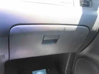 Veículo de Sucata kia carnival td ls do ano 2000 alimentado j3