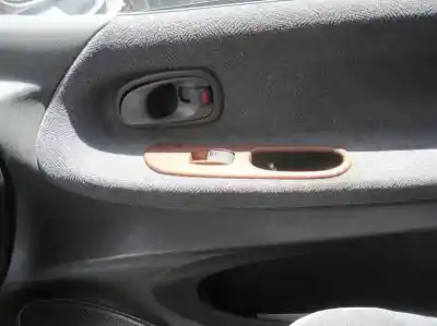 Veículo de Sucata kia carnival td ls do ano 2000 alimentado j3