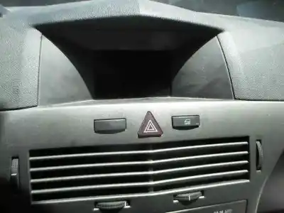 Здавання транспортного засобу opel astra h berlina cosmo року 2005 потужний z17dth