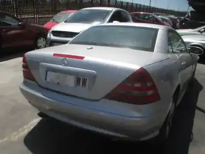 Véhicule à la ferraille mercedes-benz clase slk (w170) roadster 320 (170.465) de l'année 2002 alimenté m112947