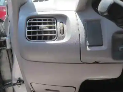 Veicolo di demolizione nissan micra (k11) alpine (1996) dell'anno 2002 alimentato cg10