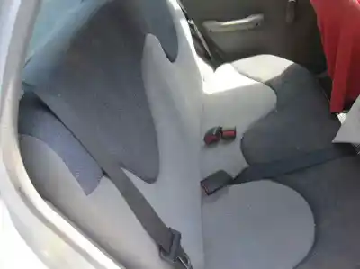 Veicolo di demolizione nissan micra (k11) alpine (1996) dell'anno 2002 alimentato cg10