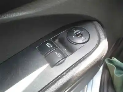 Здавання транспортного засобу ford focus c-max (cap) ambiente (d) року 2005 потужний g8da