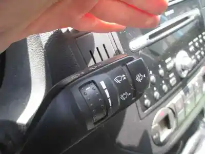 Здавання транспортного засобу ford focus c-max (cap) ambiente (d) року 2005 потужний g8da