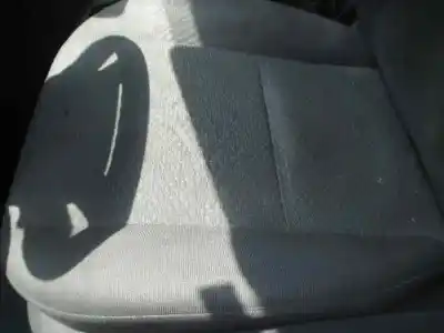 Здавання транспортного засобу ford focus c-max (cap) ambiente (d) року 2005 потужний g8da