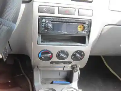 Scrapping Vehicle kia rio ls berlina of the year 2004 powered a5d