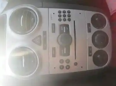 Veicolo di demolizione opel corsa d ´´111 years´´ dell'anno 2008 alimentato z13dtj