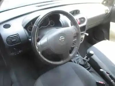 Veicolo di demolizione opel corsa c club dell'anno 2003 alimentato z12xe
