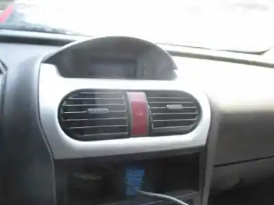 Veicolo di demolizione opel corsa c club dell'anno 2003 alimentato z12xe