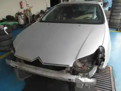 Véhicule à la ferraille citroen c5 berlina attraction de l'année 2005 alimenté 9hz