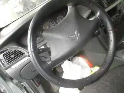 Véhicule à la ferraille citroen c5 berlina attraction de l'année 2005 alimenté 9hz