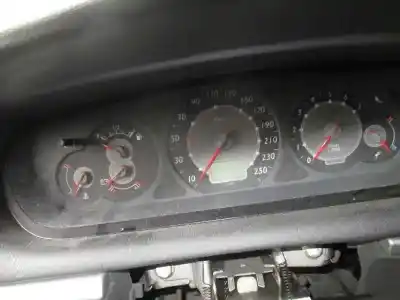 Véhicule à la ferraille citroen c5 berlina attraction de l'année 2005 alimenté 9hz