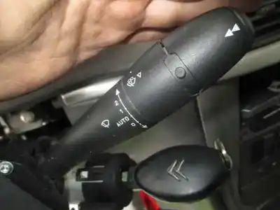 Véhicule à la ferraille citroen c5 berlina attraction de l'année 2005 alimenté 9hz