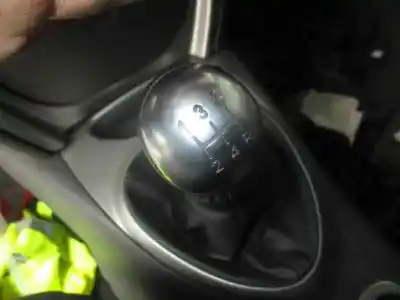 Véhicule à la ferraille citroen c5 berlina attraction de l'année 2005 alimenté 9hz