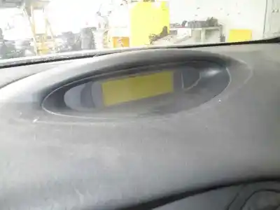 Véhicule à la ferraille citroen c5 berlina attraction de l'année 2005 alimenté 9hz