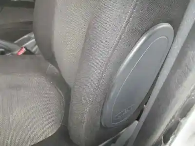 Véhicule à la ferraille citroen c5 berlina attraction de l'année 2005 alimenté 9hz