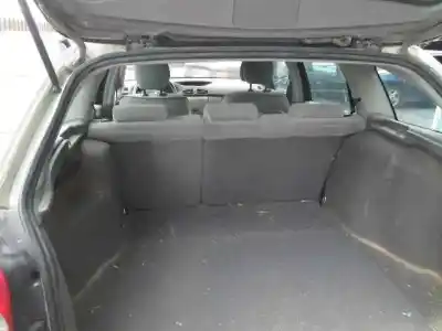 Verschrottungsfahrzeug renault laguna ii grandtour (kg0) expression des jahres 2003 angetrieben f9q c7