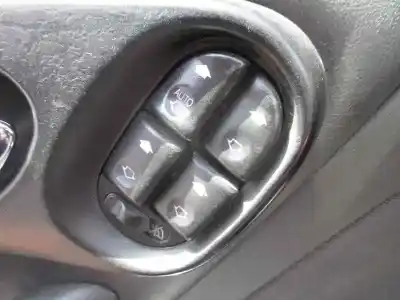 Sloopvoertuig ford mondeo berlina (gd) ambiente van het jaar 1999 aangedreven seb