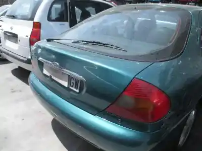 Sloopvoertuig ford mondeo berlina (gd) ambiente van het jaar 1999 aangedreven seb
