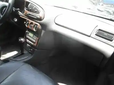 Sloopvoertuig ford mondeo berlina (gd) ambiente van het jaar 1999 aangedreven seb