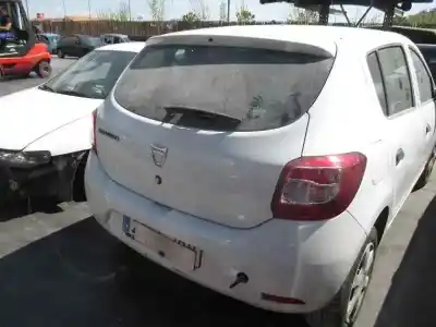 Véhicule à la ferraille DACIA SANDERO Ambiance de l'année 2014 alimenté K9K C6
