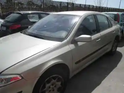 Scrapping Vehicle renault laguna ii (bg0/1_) 1.6 16v (bg0a bg0l) of the year 2004 powered k4m d7