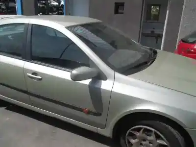 Scrapping Vehicle renault laguna ii (bg0/1_) 1.6 16v (bg0a bg0l) of the year 2004 powered k4m d7