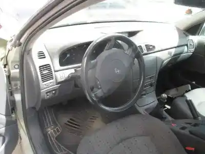 Scrapping Vehicle renault laguna ii (bg0/1_) 1.6 16v (bg0a bg0l) of the year 2004 powered k4m d7