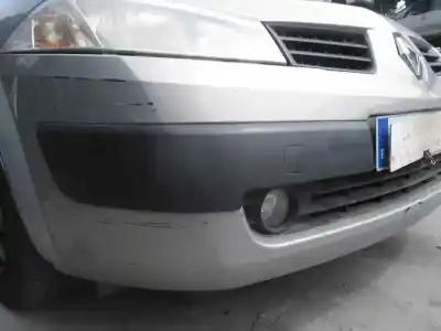 Véhicule à la ferraille renault megane ii classic berlina confort authentique de l'année 2003 alimenté k4j d7
