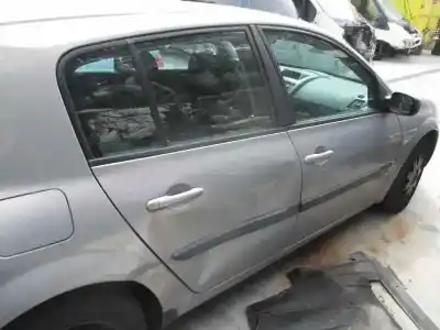 Véhicule à la ferraille renault megane ii classic berlina confort authentique de l'année 2003 alimenté k4j d7