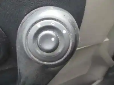 Véhicule à la ferraille renault megane ii classic berlina confort authentique de l'année 2003 alimenté k4j d7