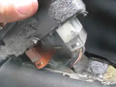 Véhicule à la ferraille renault megane ii classic berlina confort authentique de l'année 2003 alimenté k4j d7